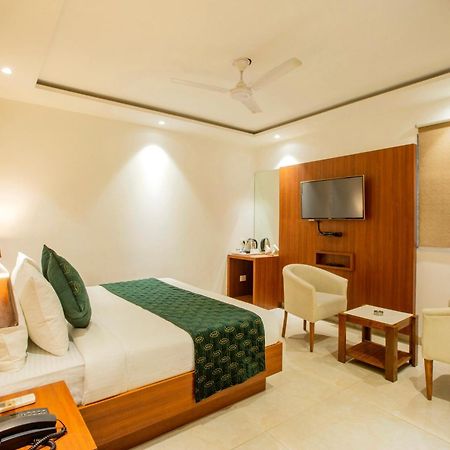 Hotel Arch Suites - Near Aerocity Nueva Delhi Exterior foto