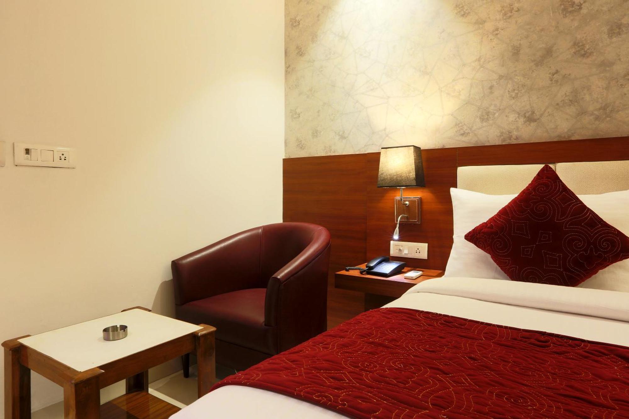 Hotel Arch Suites - Near Aerocity Nueva Delhi Exterior foto