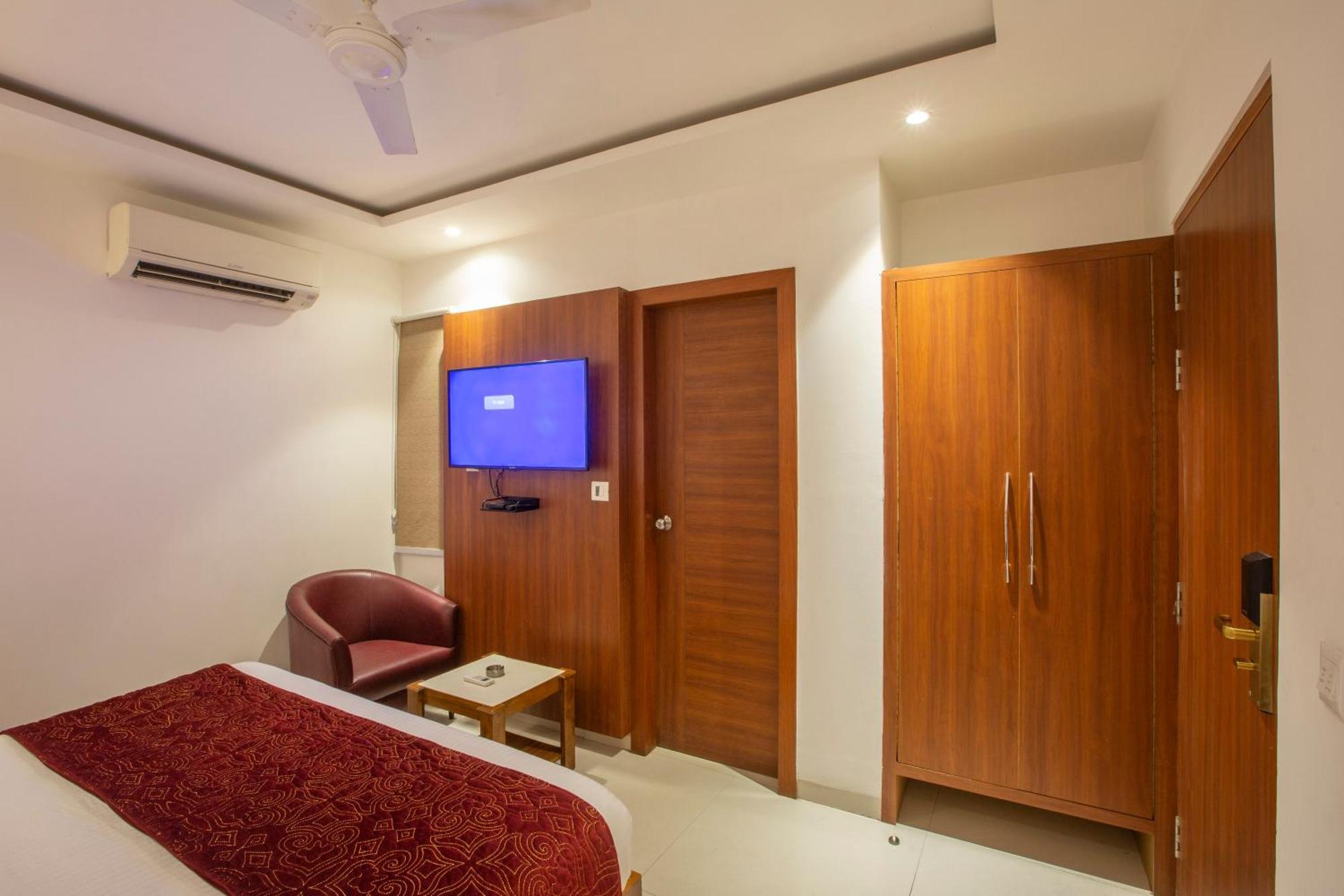 Hotel Arch Suites - Near Aerocity Nueva Delhi Exterior foto
