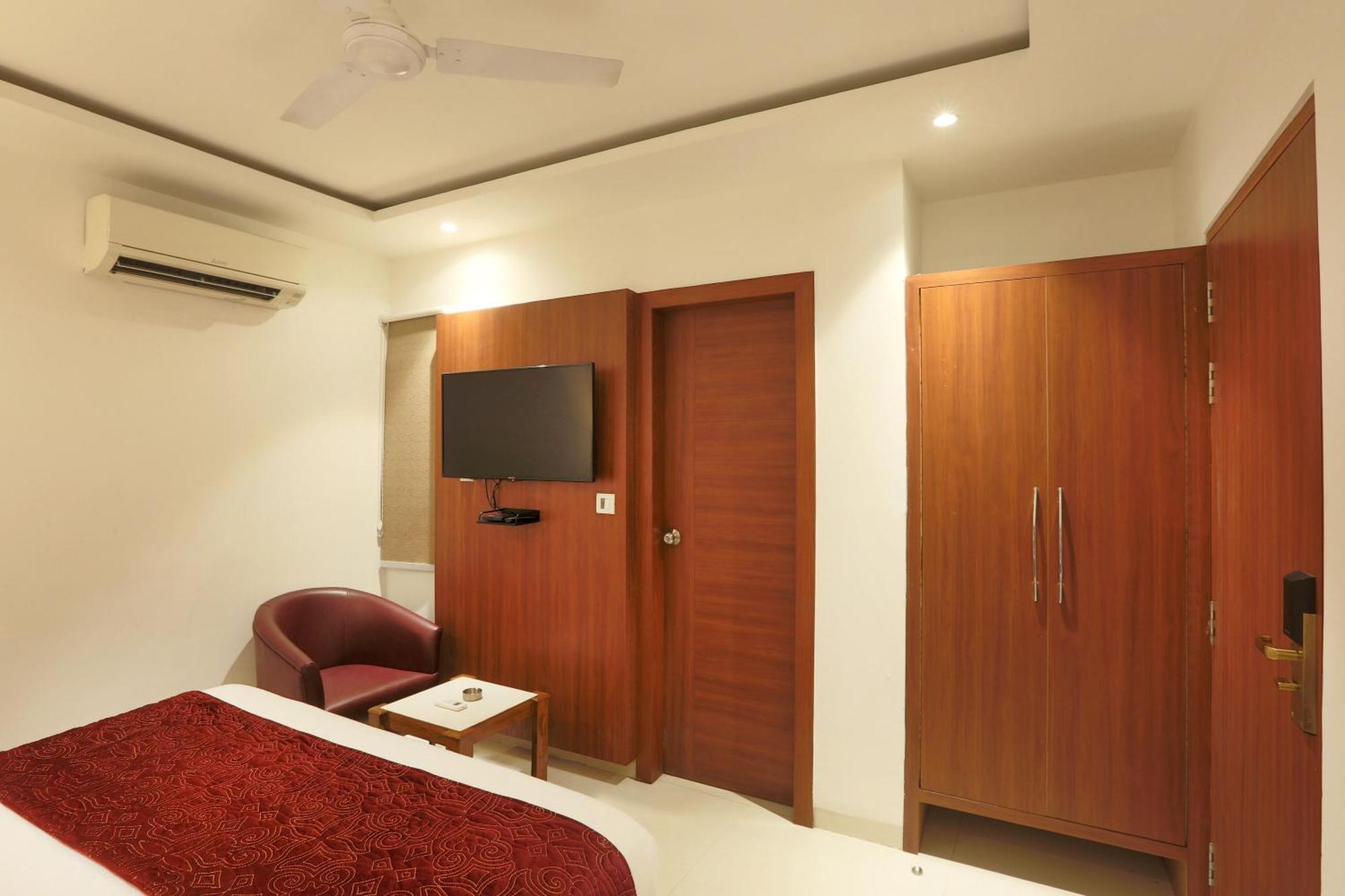 Hotel Arch Suites - Near Aerocity Nueva Delhi Exterior foto