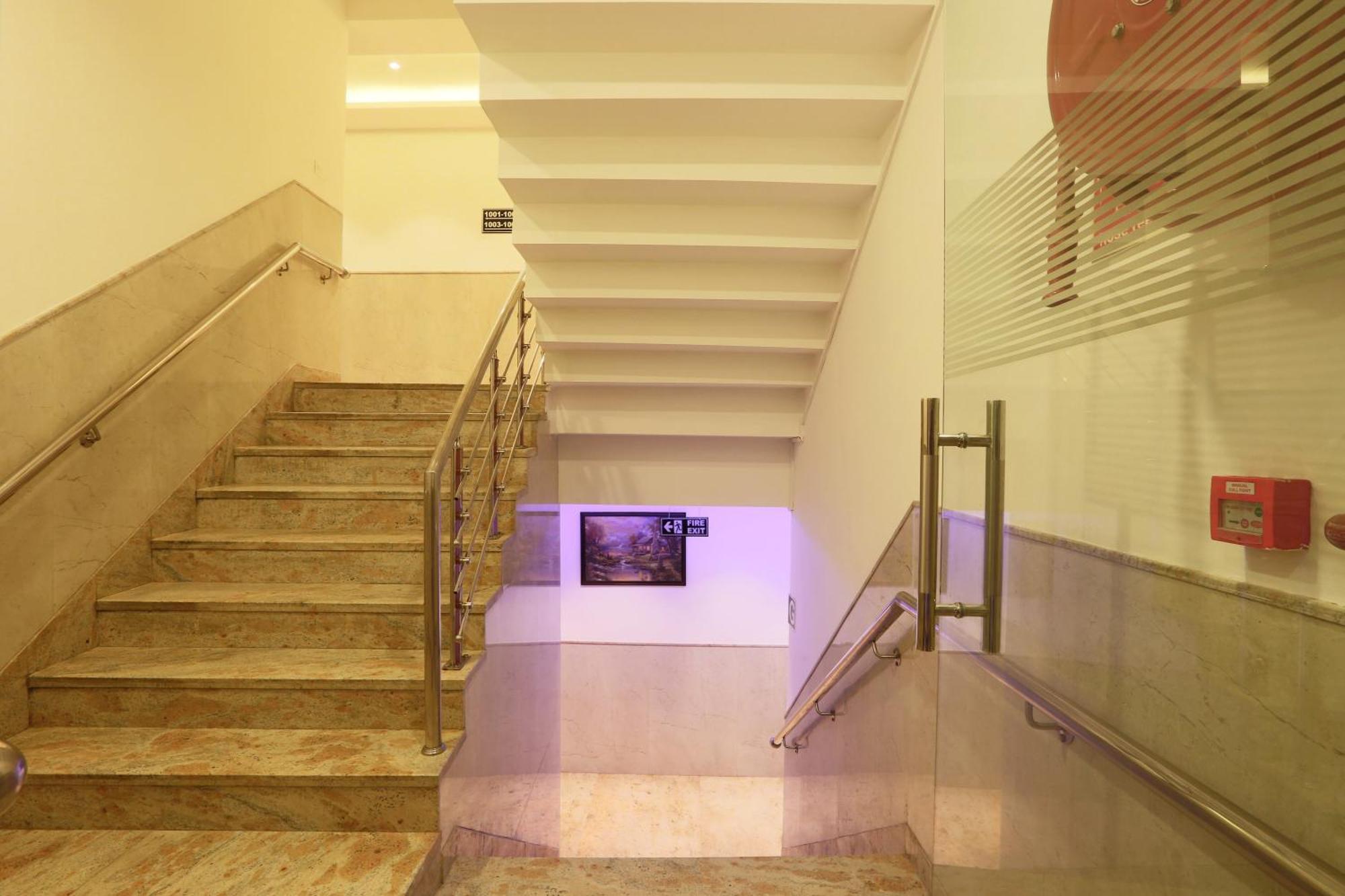 Hotel Arch Suites - Near Aerocity Nueva Delhi Exterior foto