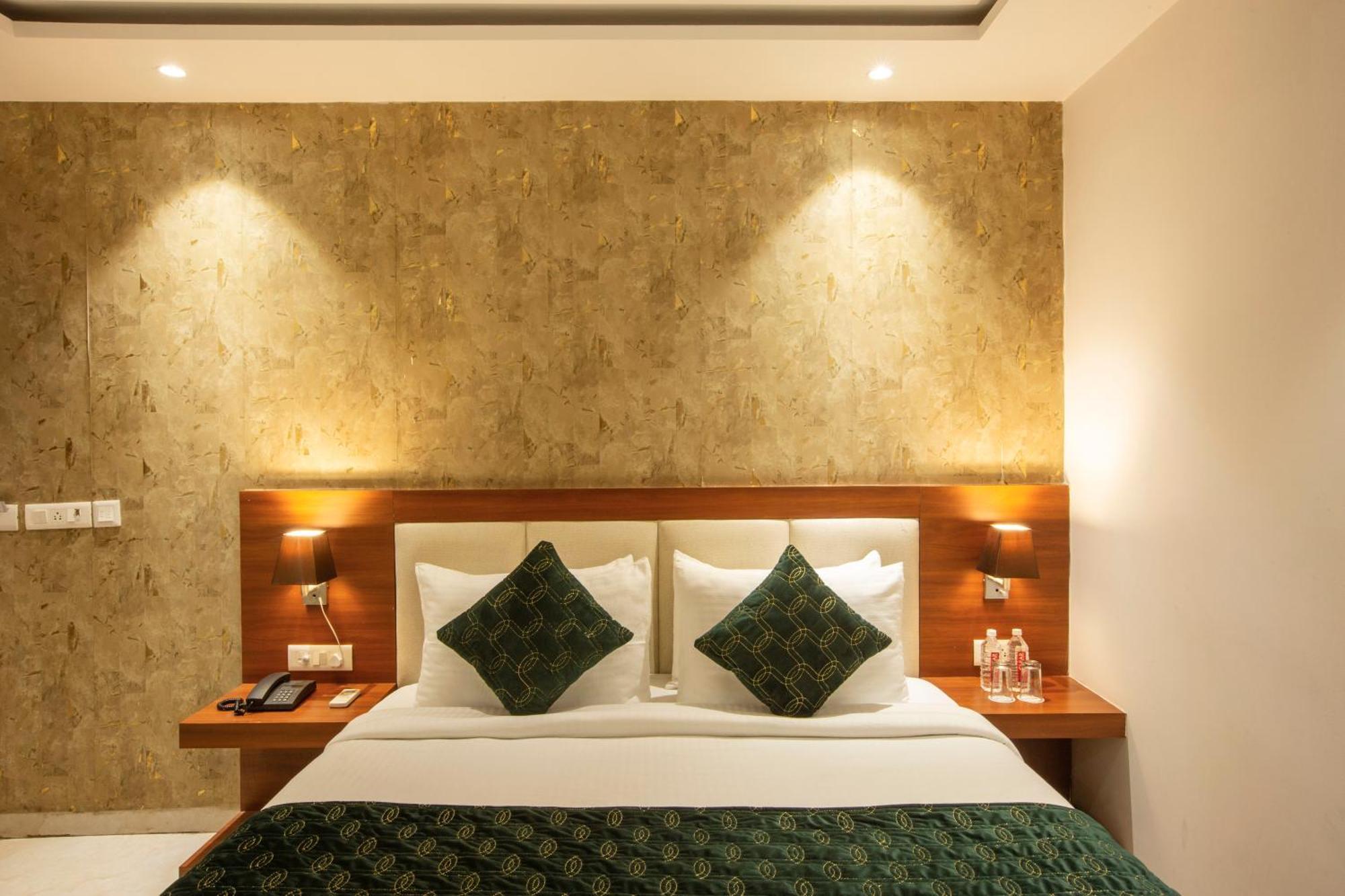 Hotel Arch Suites - Near Aerocity Nueva Delhi Exterior foto
